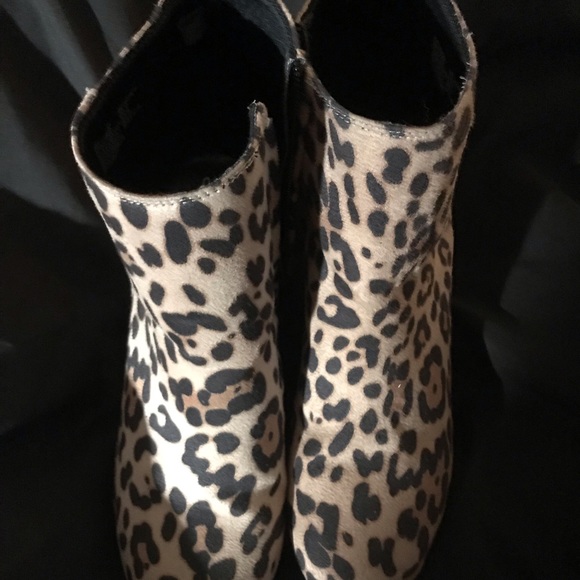 Time and Tru Shoes - Size 10 boots ( black not cheetah print )